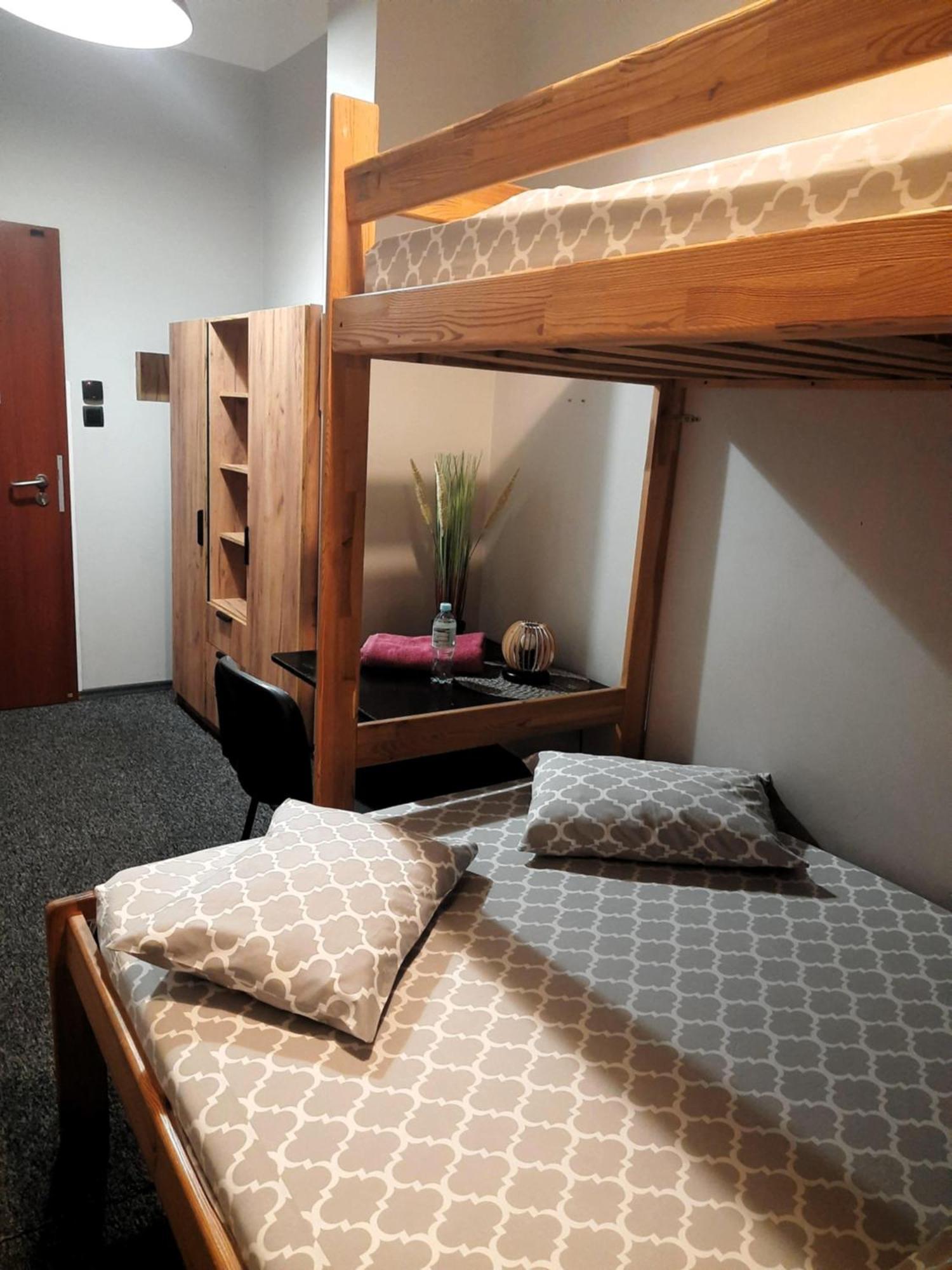 Go Hostel Rewolucji วูดช์ ภายนอก รูปภาพ